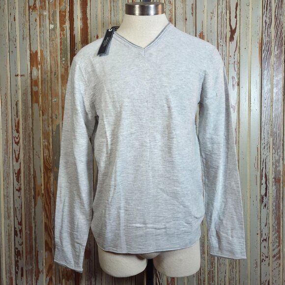Lucky Brand Mens Long Sleeve Heather Gray V-Neck Sweater M Cotton Blend New - Picture 1 of 9